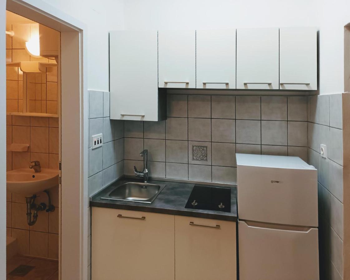 Apartamento Bosi I Goli Starigrad Paklenica Exterior foto