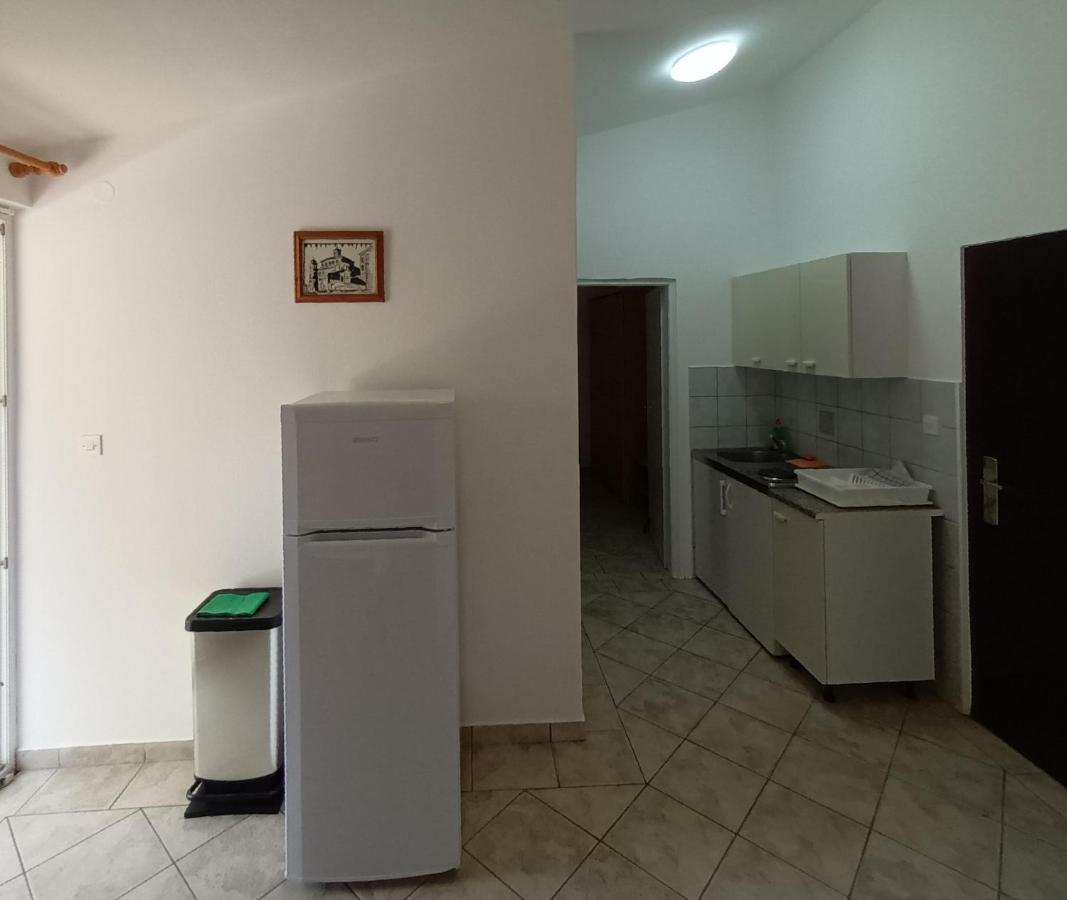 Apartamento Bosi I Goli Starigrad Paklenica Exterior foto